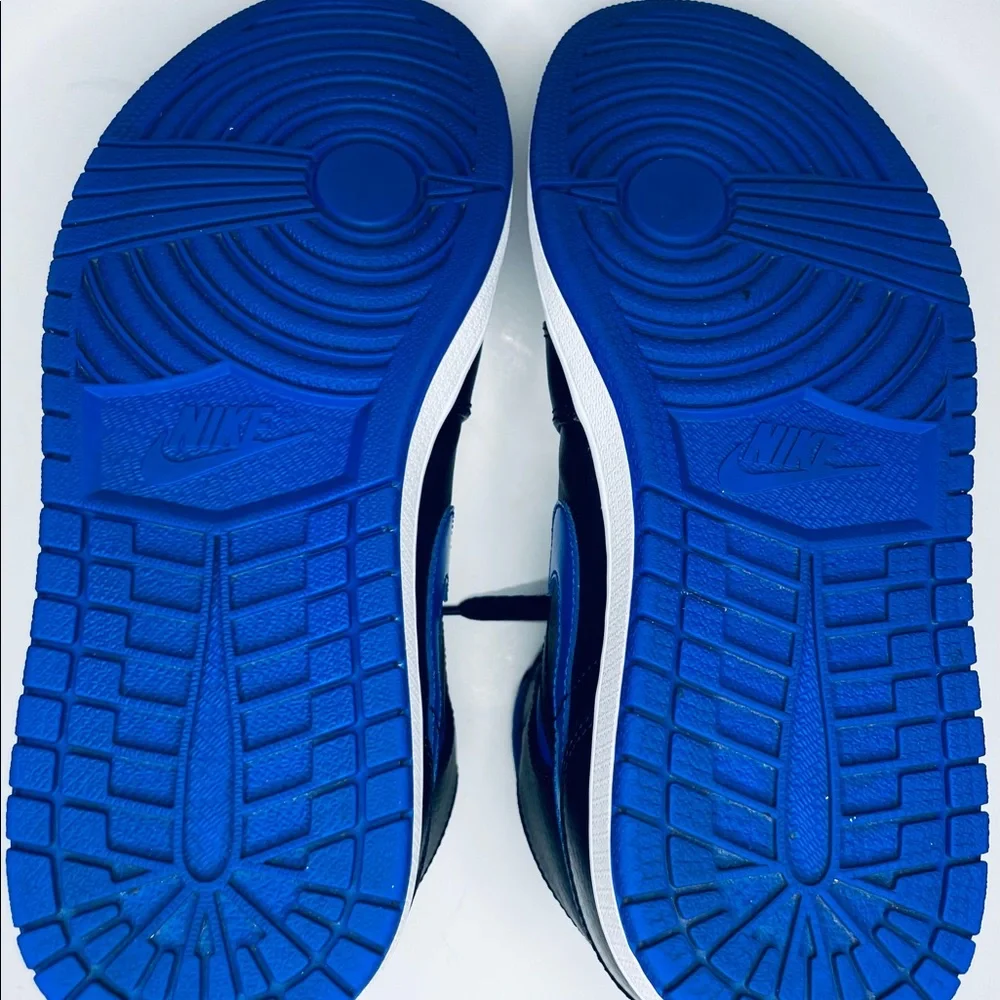 Jordan Men's Black and Royal Blue High-Top Sneakers